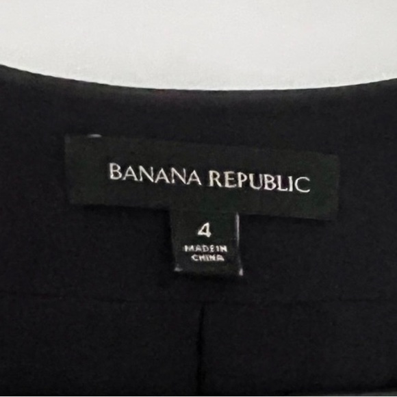 Banana Republic Black Floral Sleeveless Dress! Has pockets! 😁 - Host Pick! - Picture 5 of 5